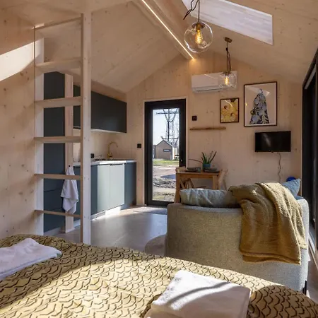Tiny House With Wooden Deck In - Tuin Keet - 30 *