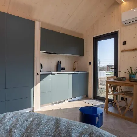 Tiny House With Wooden Deck In - Tuin Keet - 30 Casa vacanze *